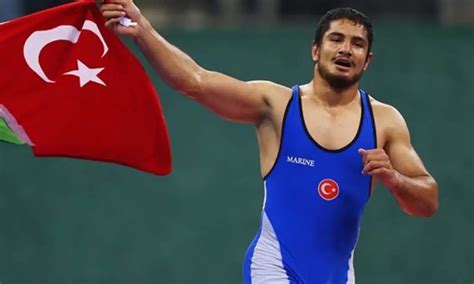 M­i­l­l­i­ ­g­ü­r­e­ş­ç­i­ ­T­a­h­a­ ­A­k­g­ü­l­­ü­n­ ­g­ö­z­ü­ ­i­k­i­n­c­i­ ­O­l­i­m­p­i­y­a­t­ ­z­a­f­e­r­i­n­d­e­!­